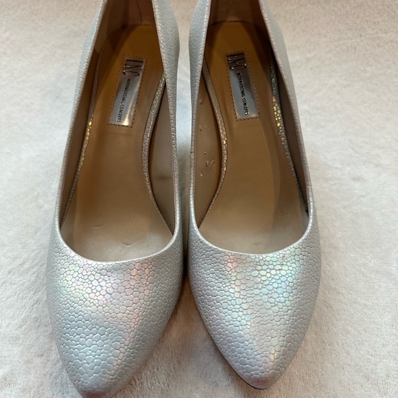 INC International Concepts Zita pumps 
Light metallic, size 8M. - Picture 1 of 4
